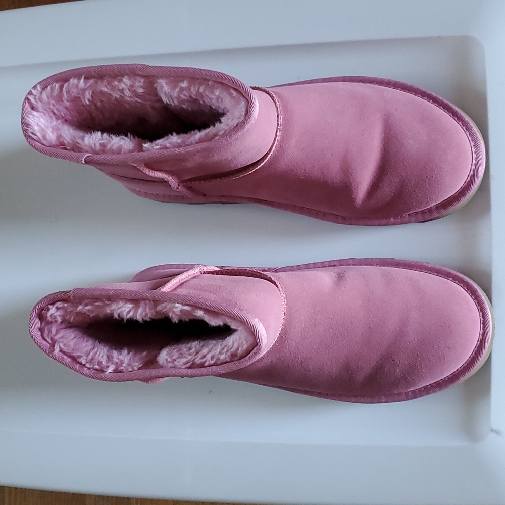 Time and True Pink Fuzzy/Faux Leather Ankle Boots Size 10